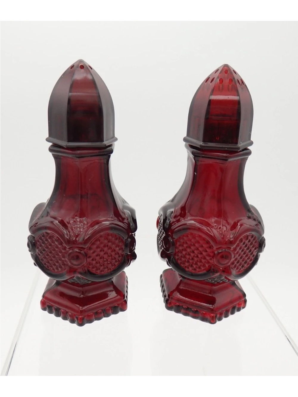 Avon Cape Cod Collection Ruby Red Glass Salt & Pepper Shakers 1987 vintage
